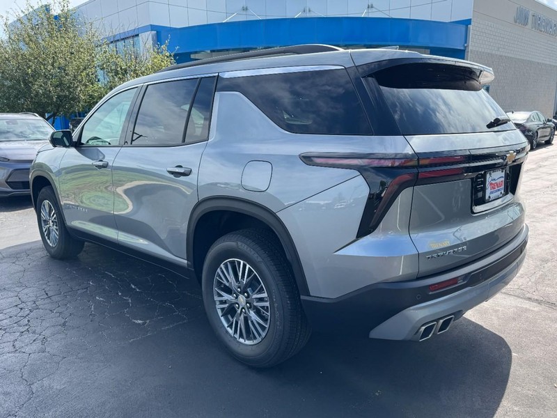 Chevrolet Traverse Vehicle Image 05