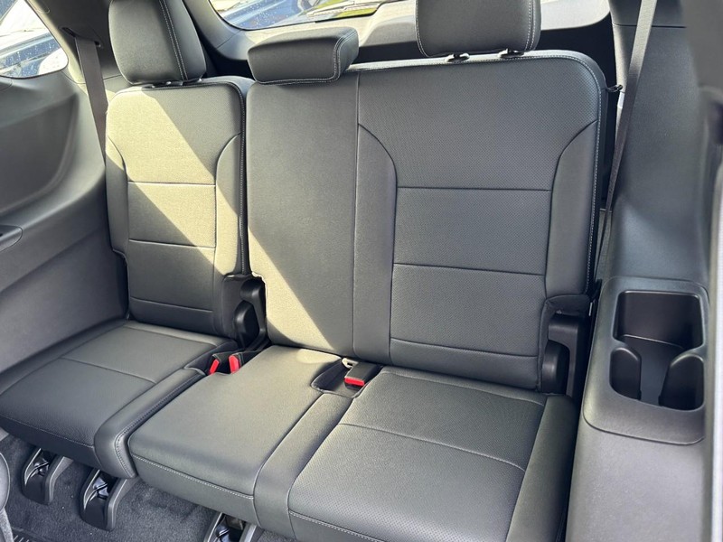 Chevrolet Traverse Vehicle Image 08