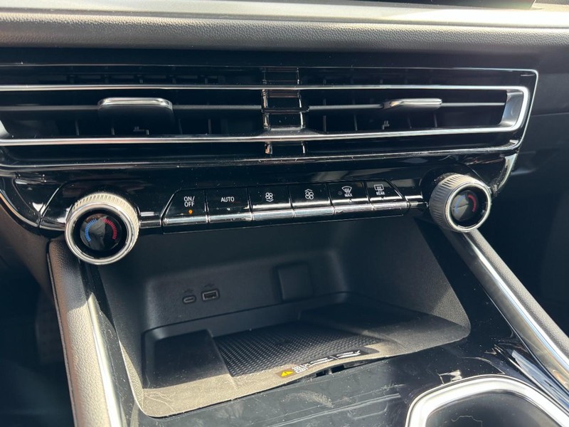Chevrolet Traverse Vehicle Image 14
