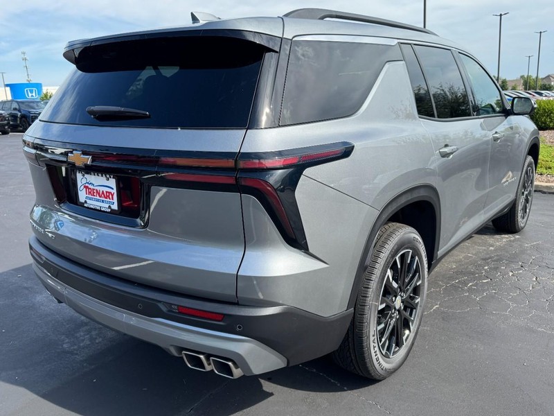 Chevrolet Traverse Vehicle Image 03