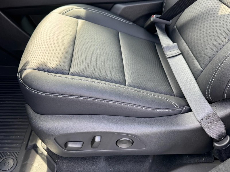 Chevrolet Traverse Vehicle Image 10
