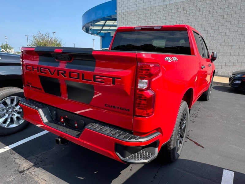 Chevrolet Silverado 1500 Vehicle Image 04