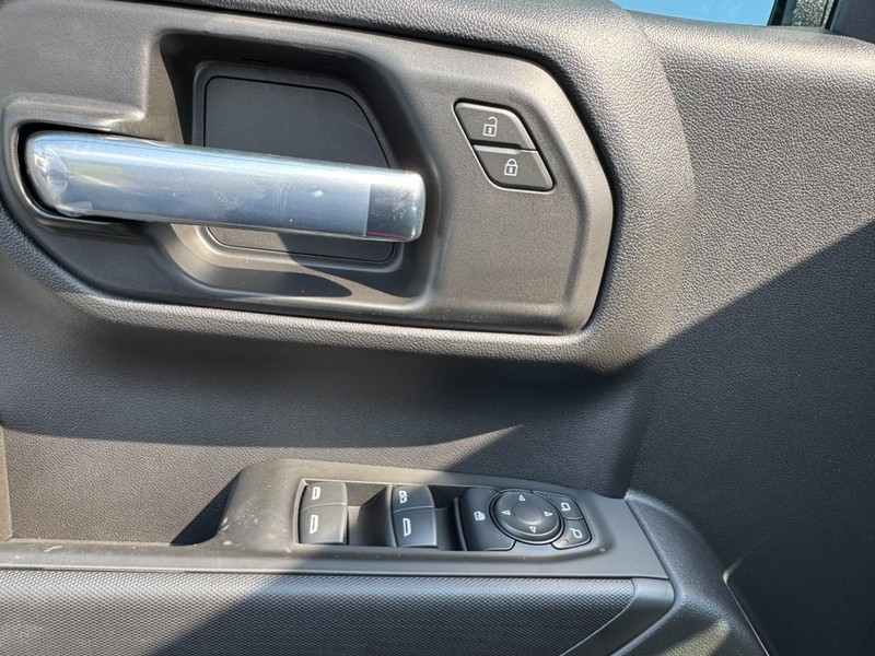 Chevrolet Silverado 1500 Vehicle Image 12