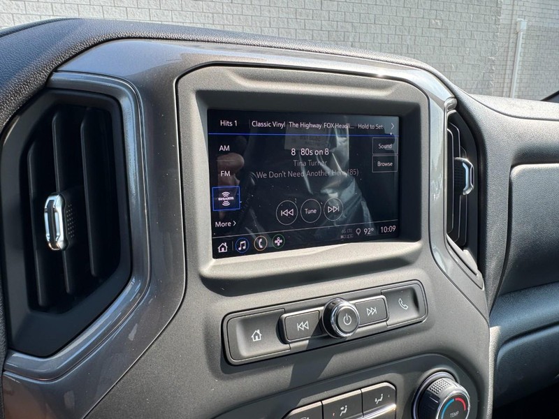 Chevrolet Silverado 1500 Vehicle Image 16