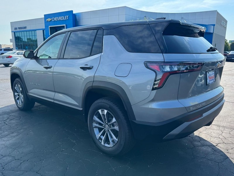 Chevrolet Equinox Vehicle Image 05