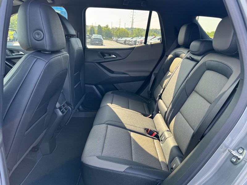 Chevrolet Equinox Vehicle Image 07