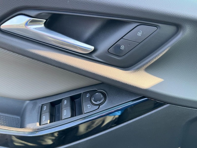 Chevrolet Equinox Vehicle Image 10