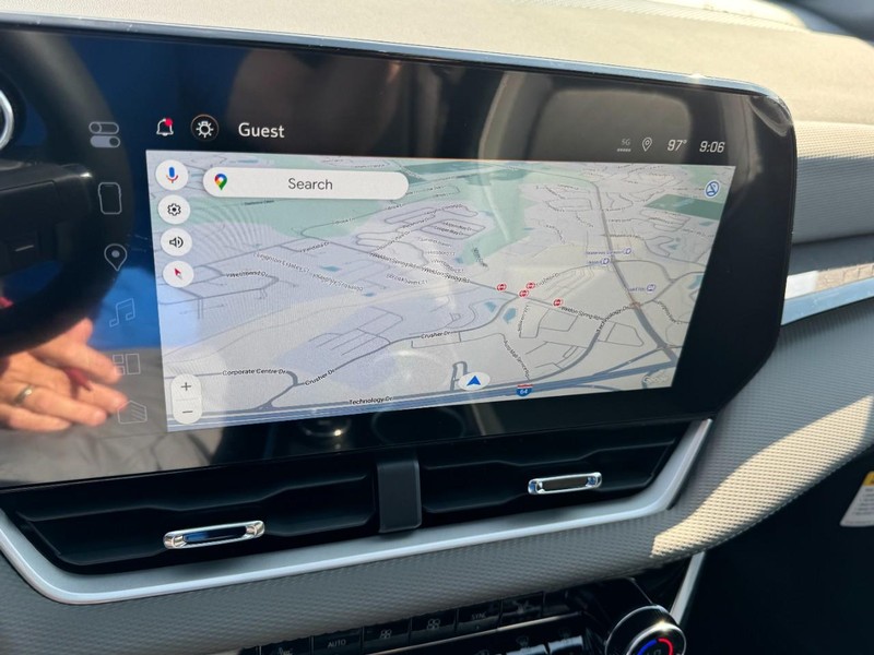 Chevrolet Equinox Vehicle Image 15