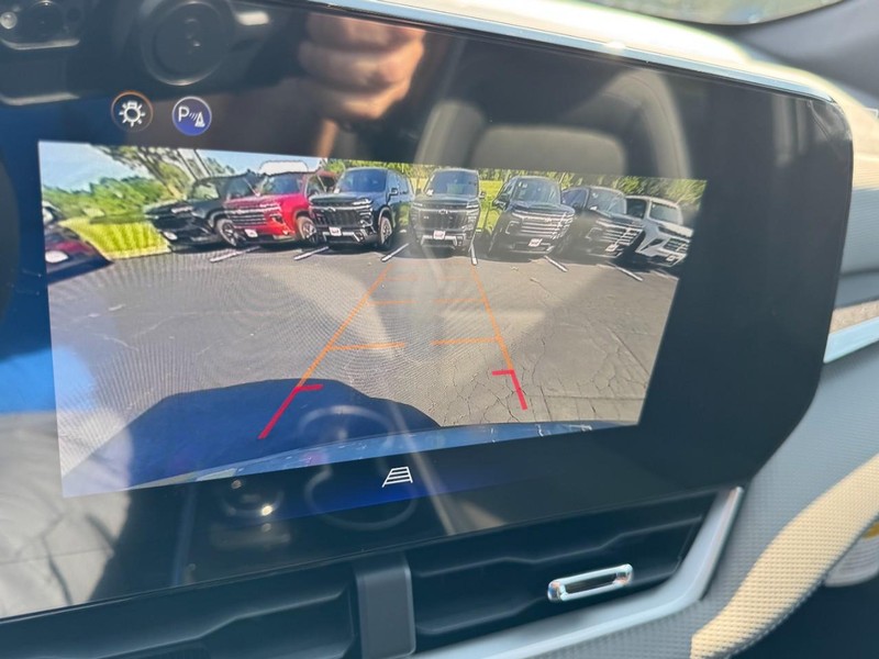 Chevrolet Equinox Vehicle Image 16