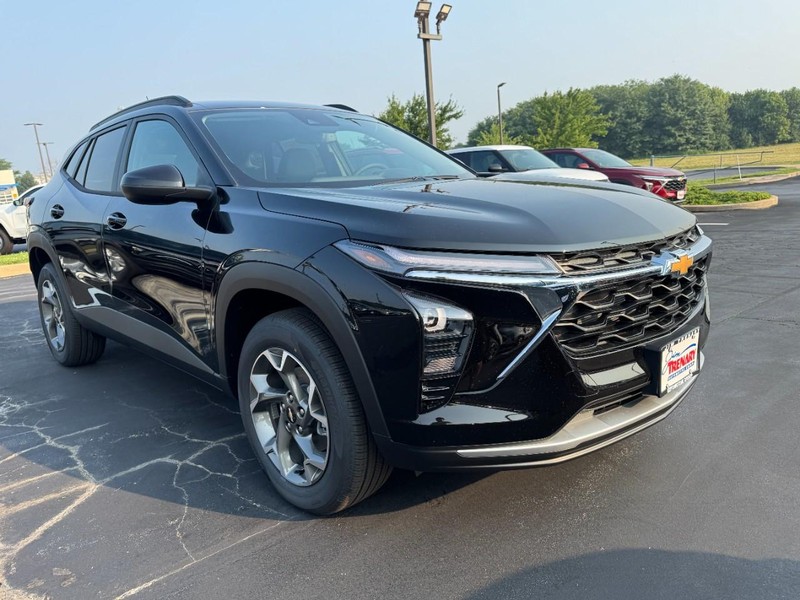 Chevrolet Trax Vehicle Image 02