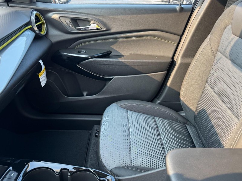 Chevrolet Trax Vehicle Image 08