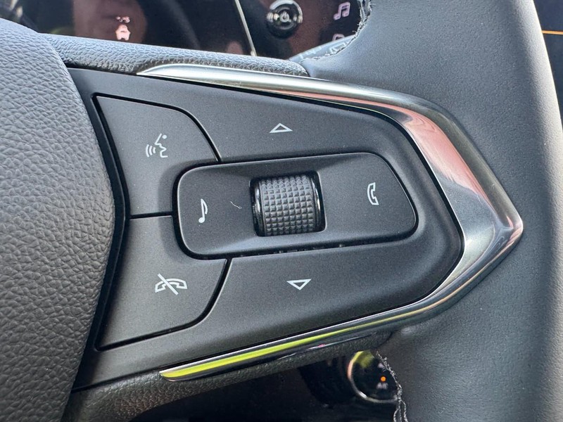 Chevrolet Trax Vehicle Image 12