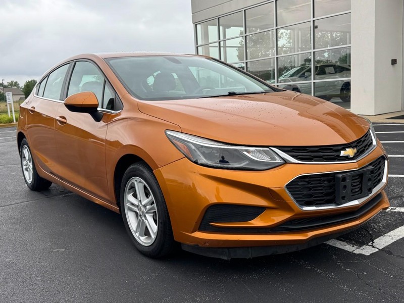 Chevrolet Cruze Vehicle Image 02