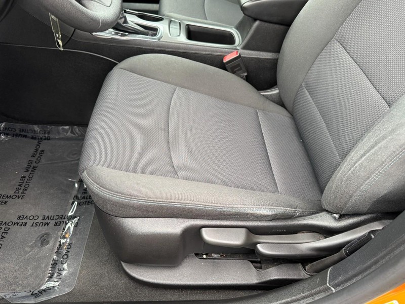 Chevrolet Cruze Vehicle Image 14