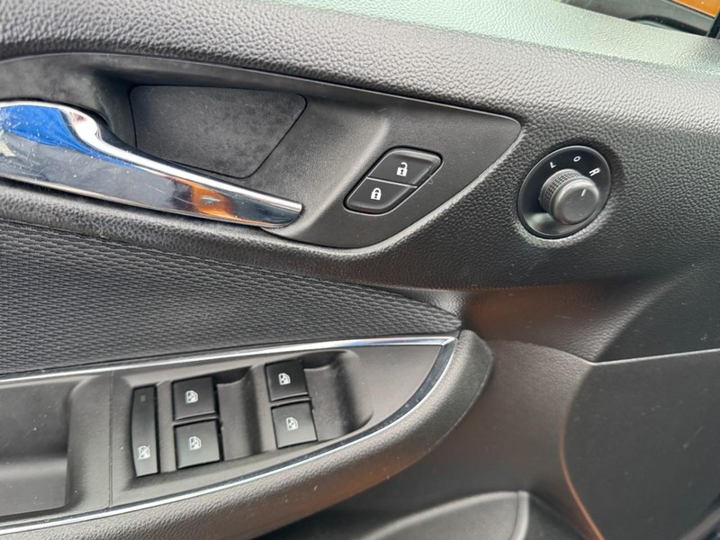 Chevrolet Cruze Vehicle Image 15