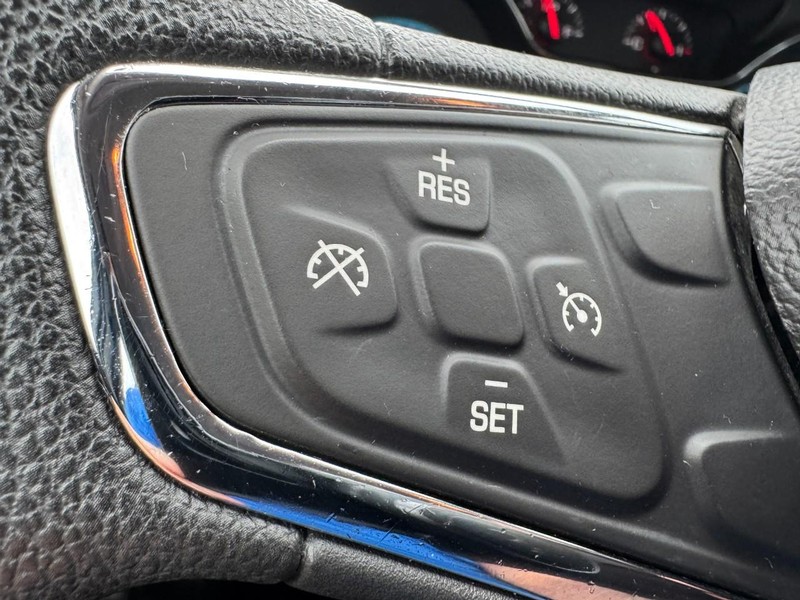 Chevrolet Cruze Vehicle Image 16