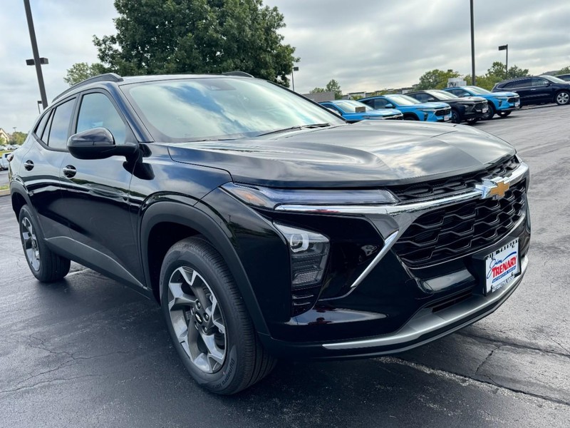 Chevrolet Trax Vehicle Image 02