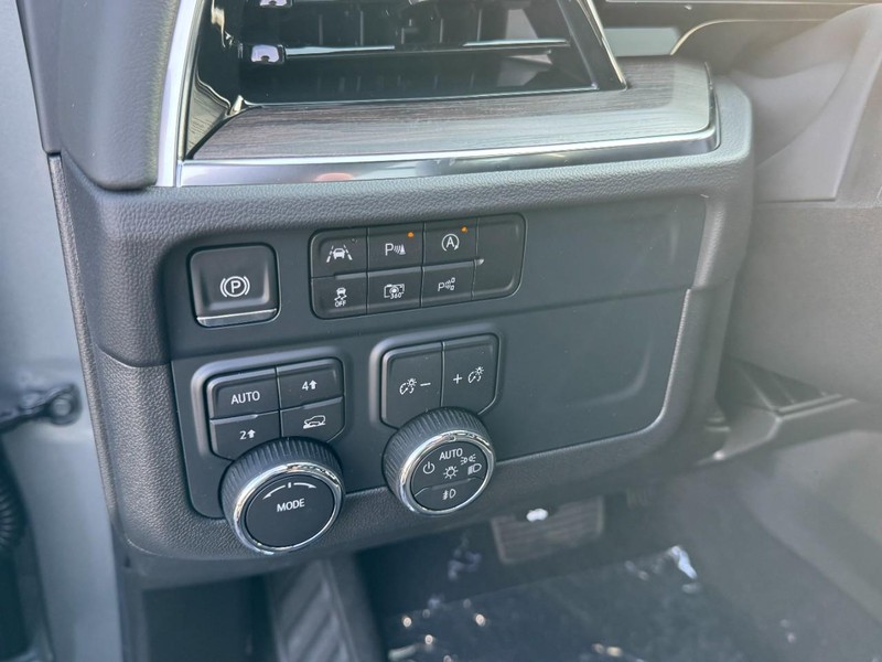 Chevrolet Tahoe Vehicle Image 09