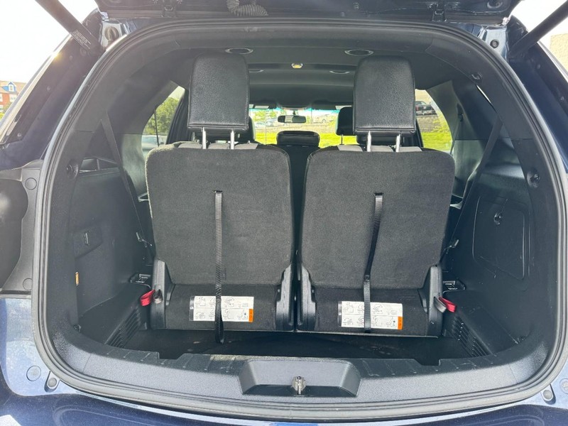 Ford Explorer Vehicle Image 06