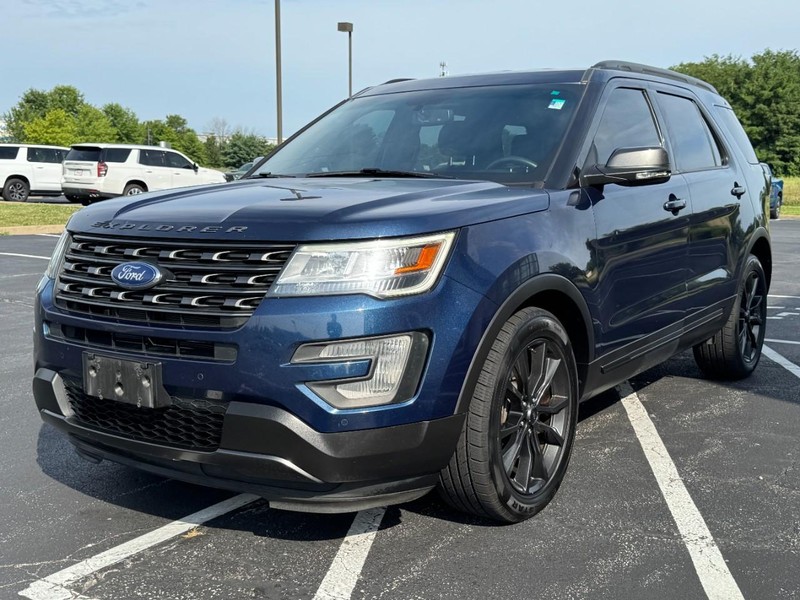 Ford Explorer Vehicle Image 08