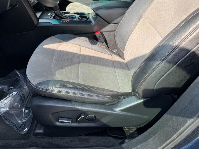 Ford Explorer Vehicle Image 15