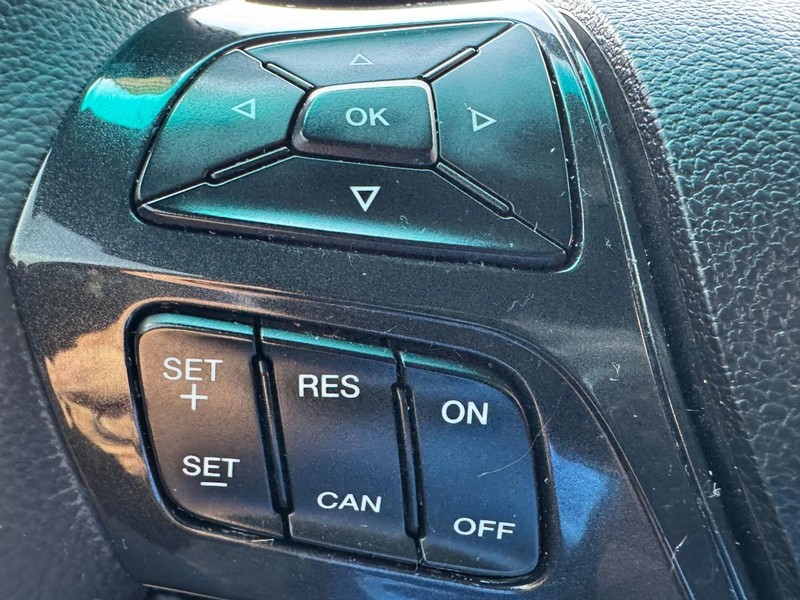 Ford Explorer Vehicle Image 17