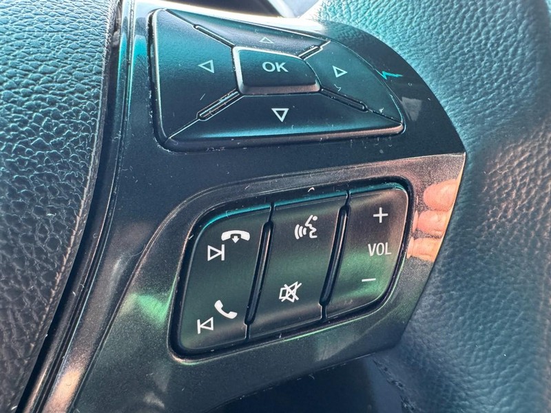 Ford Explorer Vehicle Image 18