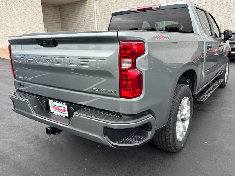 Chevrolet Silverado 1500 Vehicle Image 04