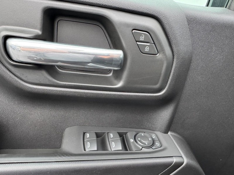 Chevrolet Silverado 1500 Vehicle Image 12