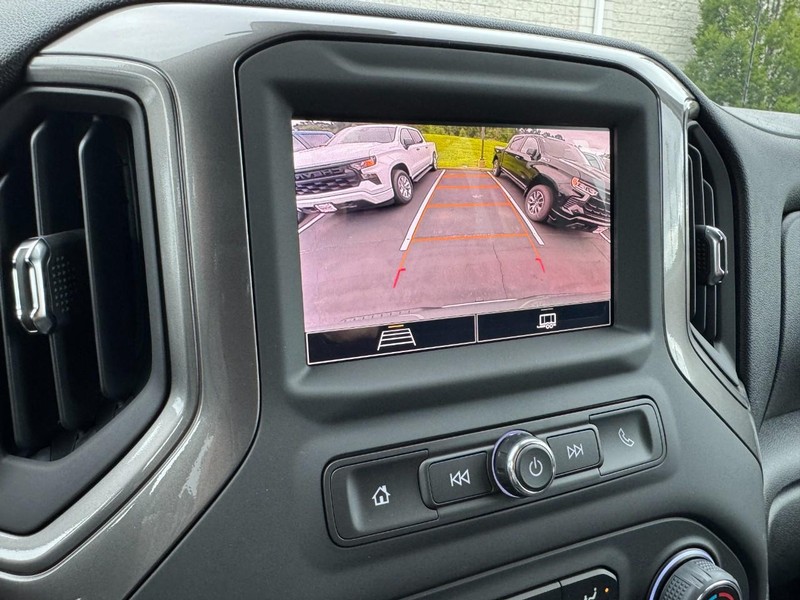 Chevrolet Silverado 1500 Vehicle Image 17