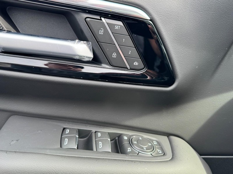 Chevrolet Tahoe Vehicle Image 09