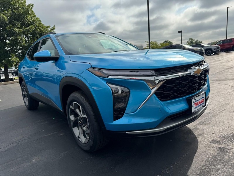 Chevrolet Trax Vehicle Image 02