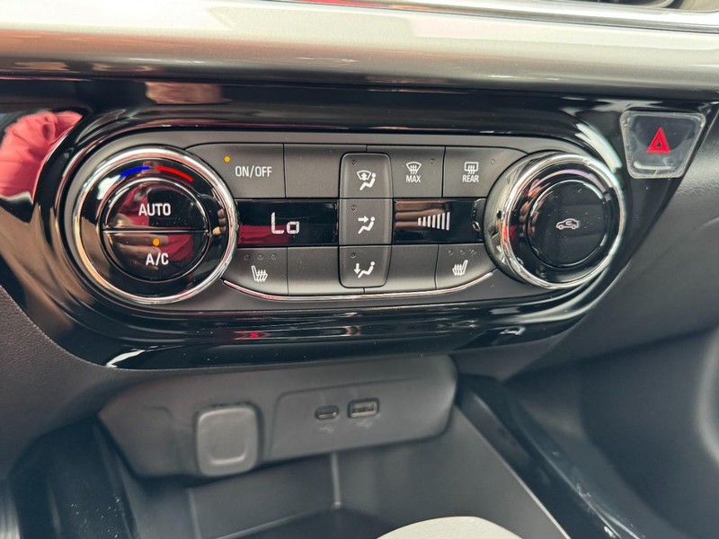 Chevrolet Trax Vehicle Image 13