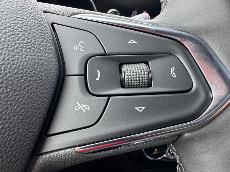 Chevrolet Trax Vehicle Image 12