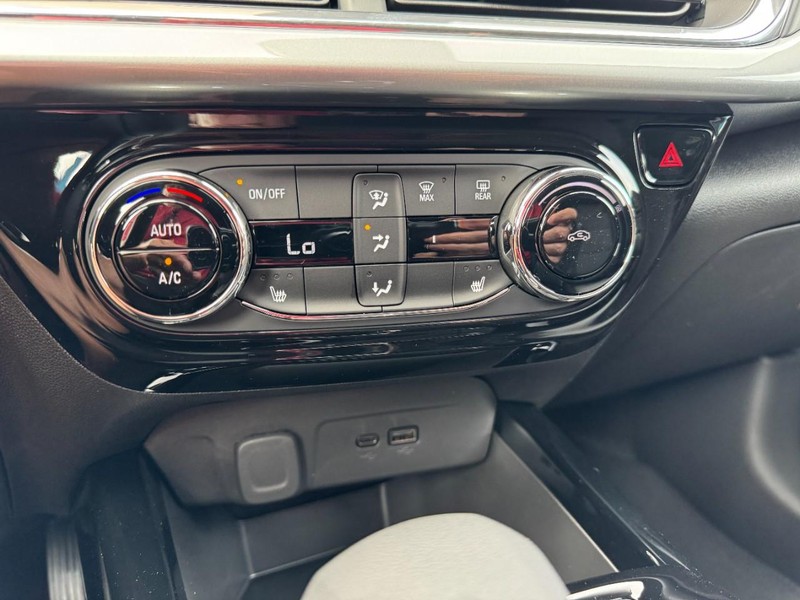 Chevrolet Trax Vehicle Image 13