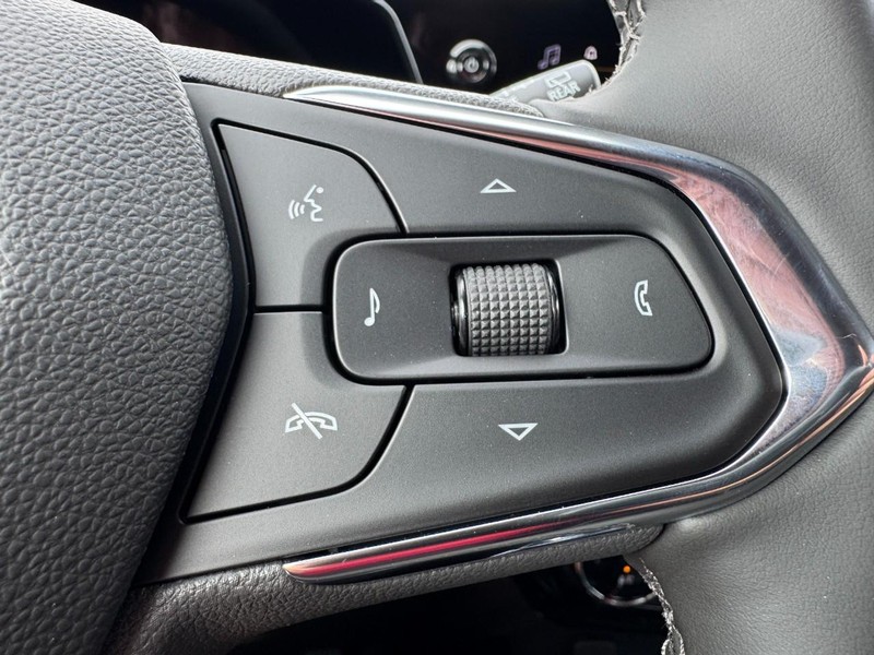 Chevrolet Trax Vehicle Image 12
