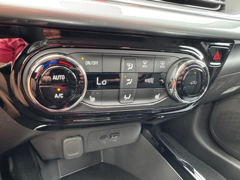 Chevrolet Trax Vehicle Image 13