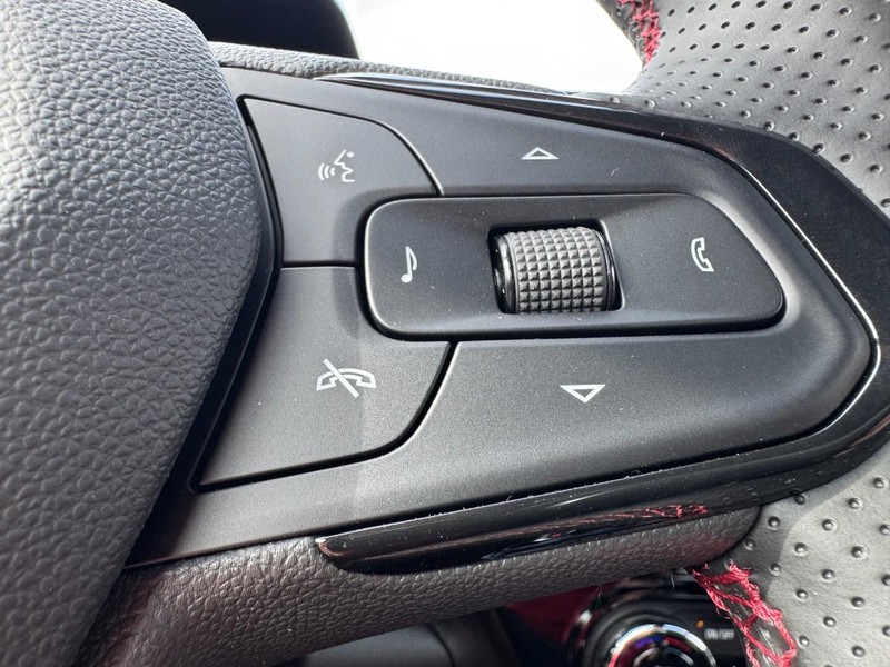 Chevrolet Trax Vehicle Image 12