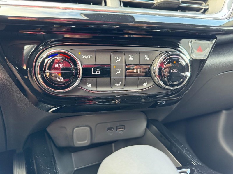 Chevrolet Trax Vehicle Image 13
