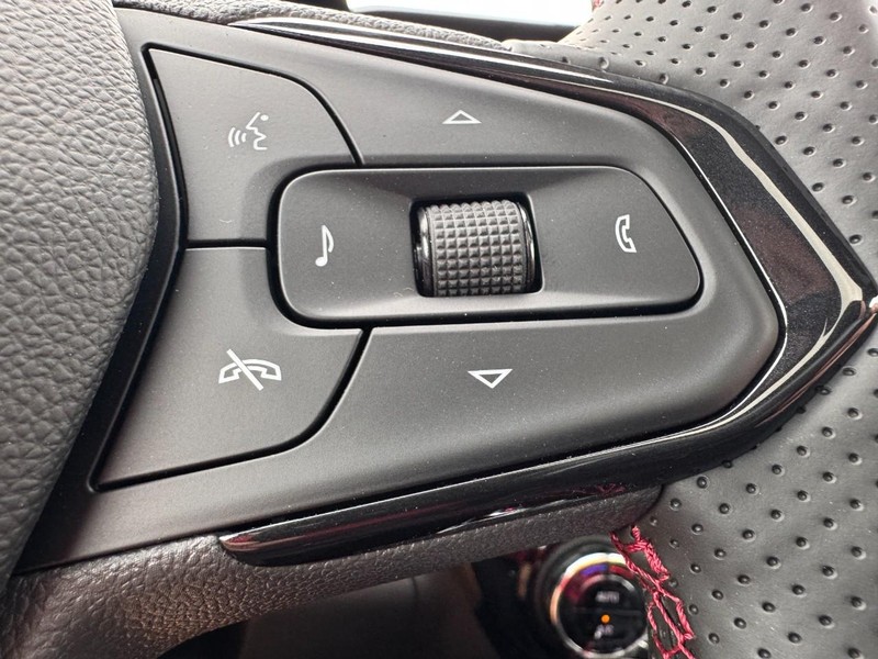 Chevrolet Trax Vehicle Image 13