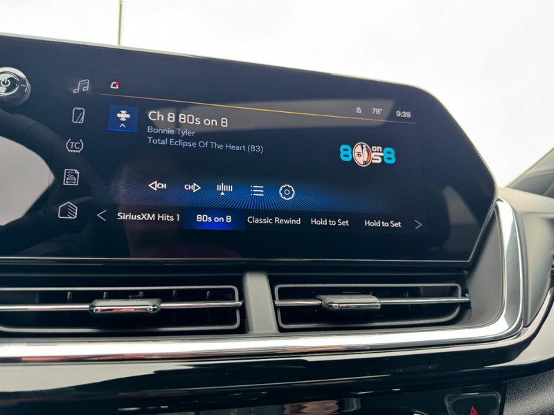 Chevrolet Trax Vehicle Image 15