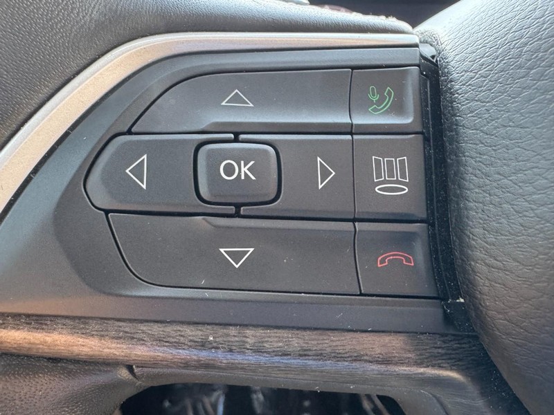Jeep Grand Cherokee L Vehicle Image 18