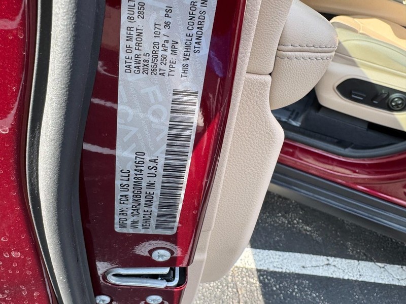 Jeep Grand Cherokee L Vehicle Image 25