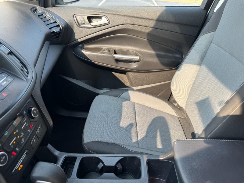 Ford Escape Vehicle Image 11