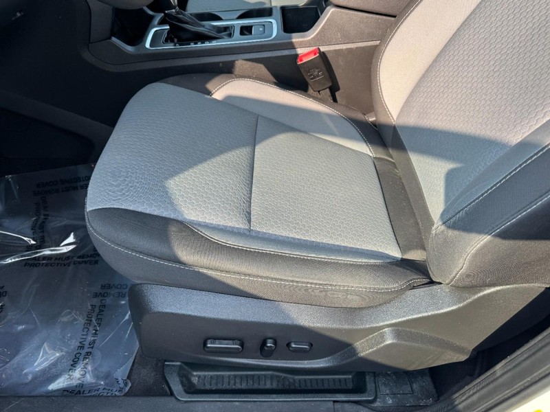 Ford Escape Vehicle Image 12