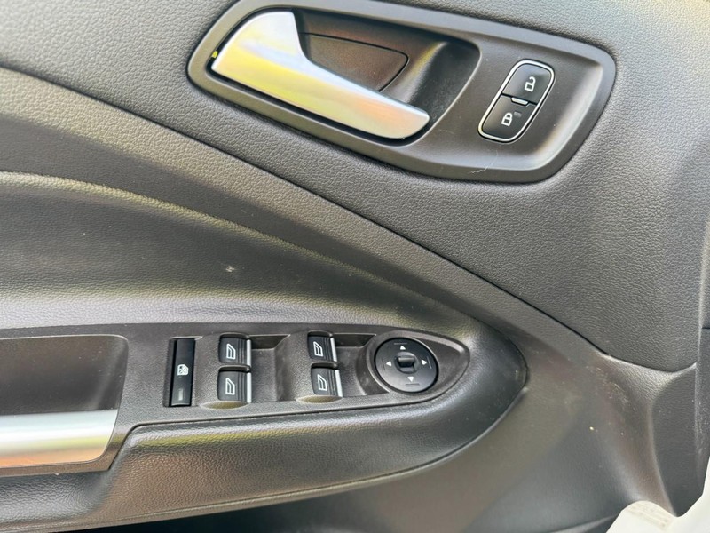 Ford Escape Vehicle Image 13