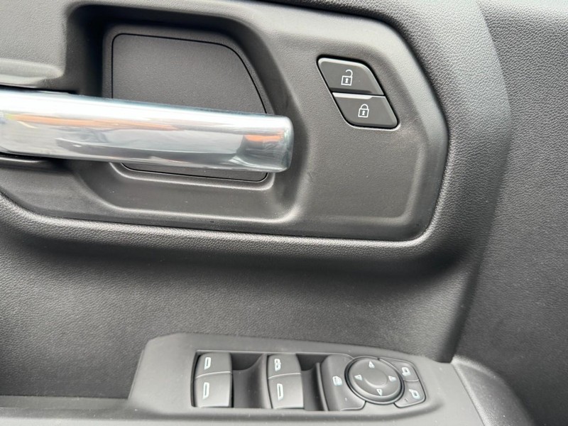 Chevrolet Silverado 1500 Vehicle Image 12