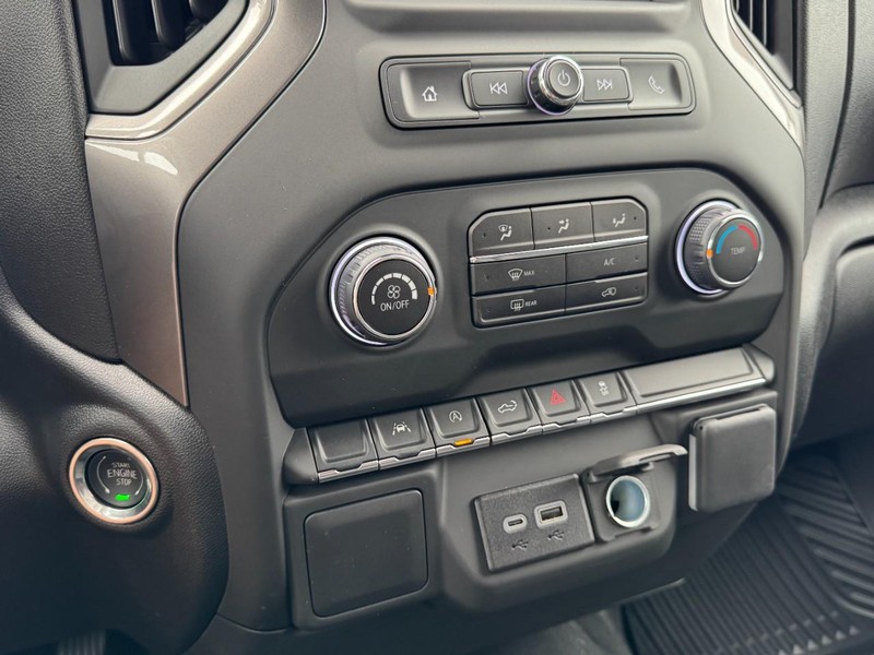 Chevrolet Silverado 1500 Vehicle Image 15