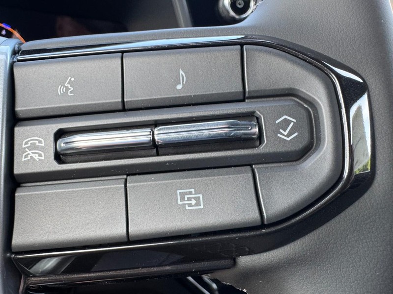 Chevrolet Colorado Vehicle Image 12