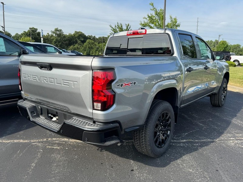 Chevrolet Colorado Vehicle Image 03